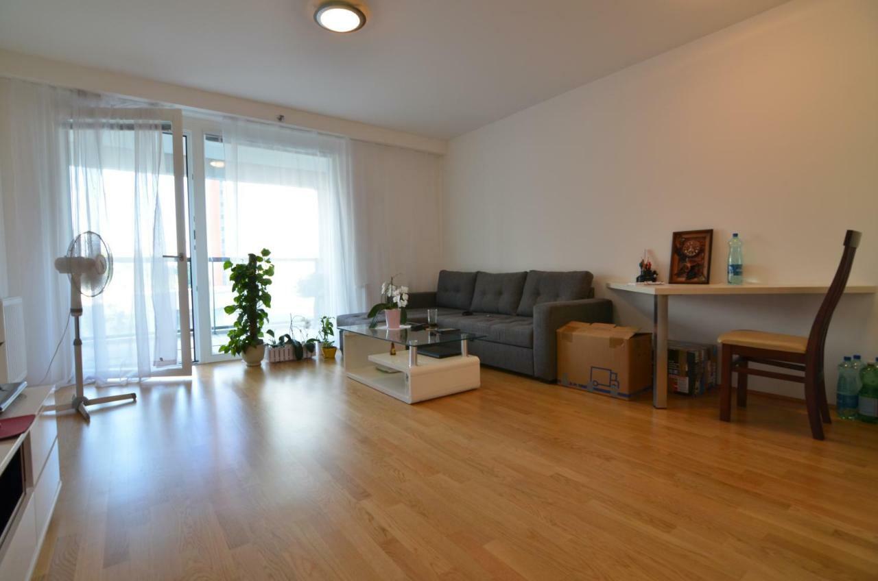 Apartment With Parking On Premise Wien Exteriör bild