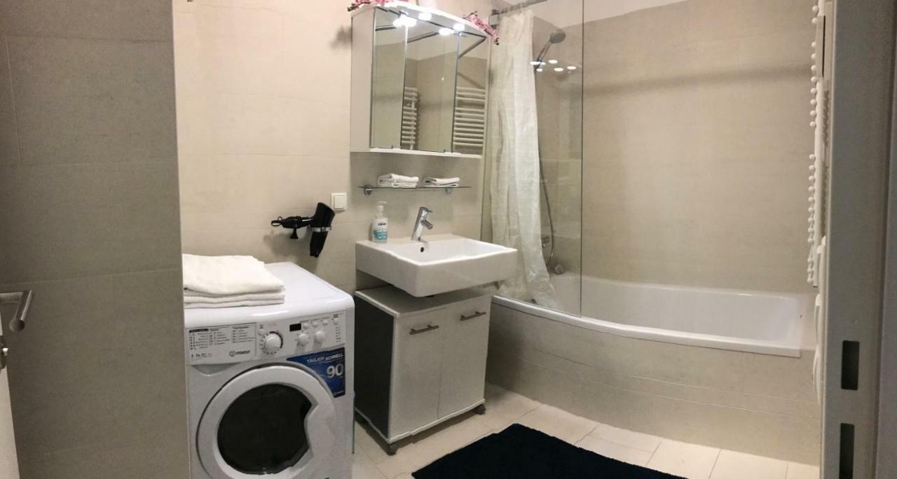 Apartment With Parking On Premise Wien Exteriör bild
