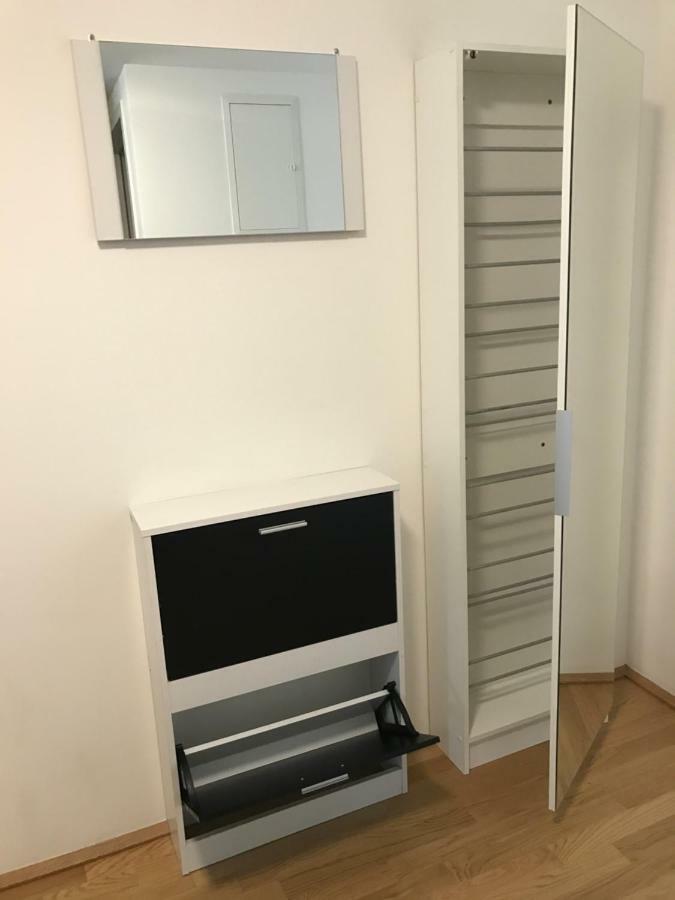 Apartment With Parking On Premise Wien Exteriör bild