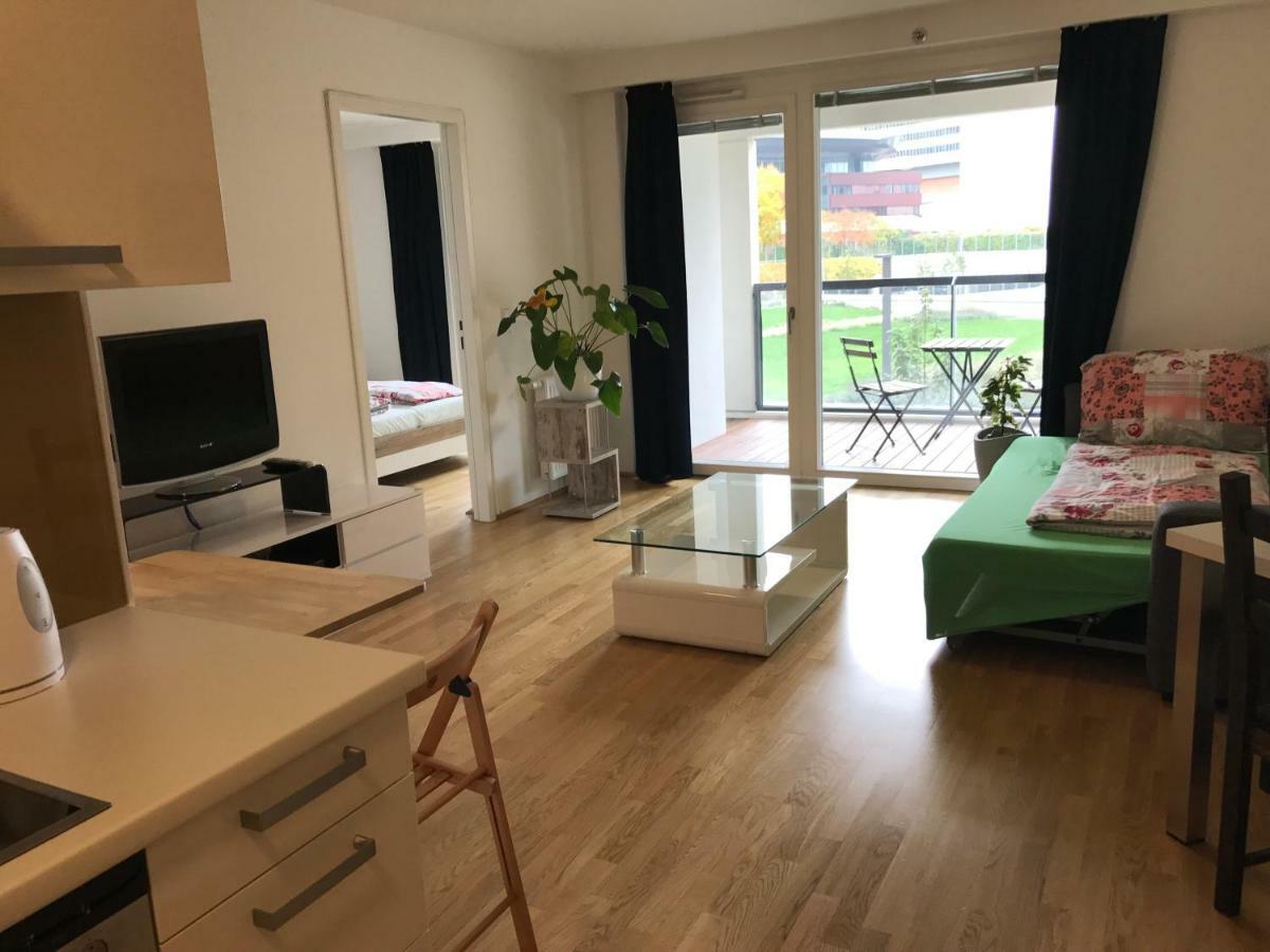 Apartment With Parking On Premise Wien Exteriör bild