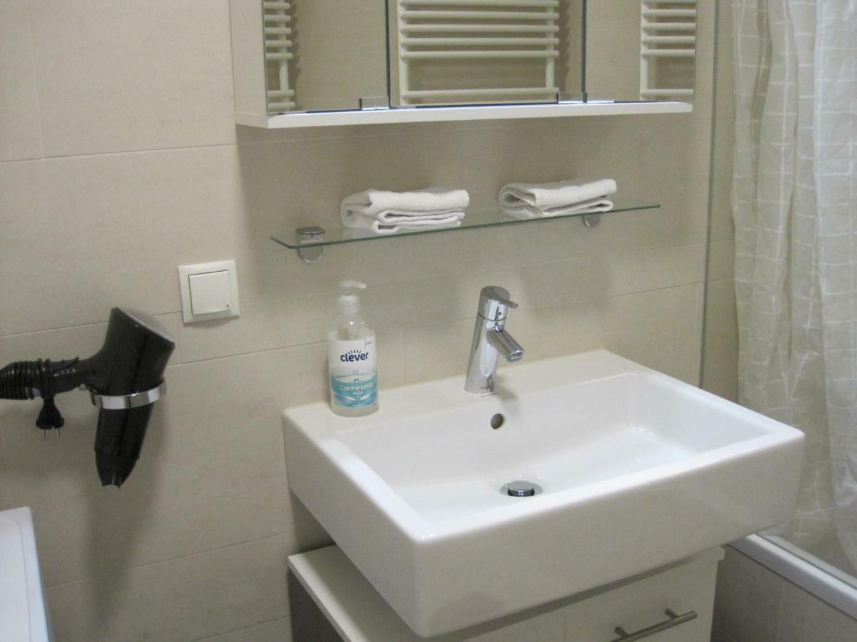 Apartment With Parking On Premise Wien Exteriör bild