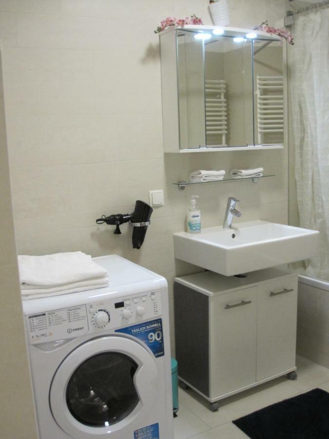 Apartment With Parking On Premise Wien Exteriör bild