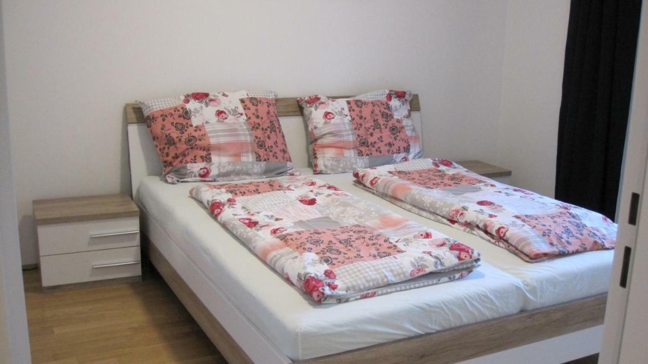 Apartment With Parking On Premise Wien Exteriör bild