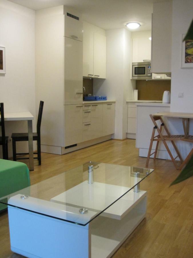 Apartment With Parking On Premise Wien Exteriör bild